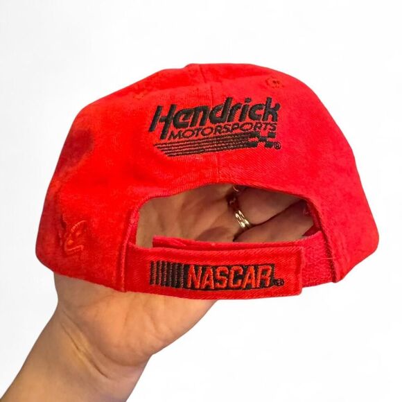 #24 Jeff Gordon DuPont Motorsports Black and red adjustable NASCAR baseball cap - Picture 5 of 7